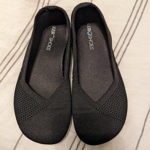 Xero Phoenix Knit in black women's size 8
